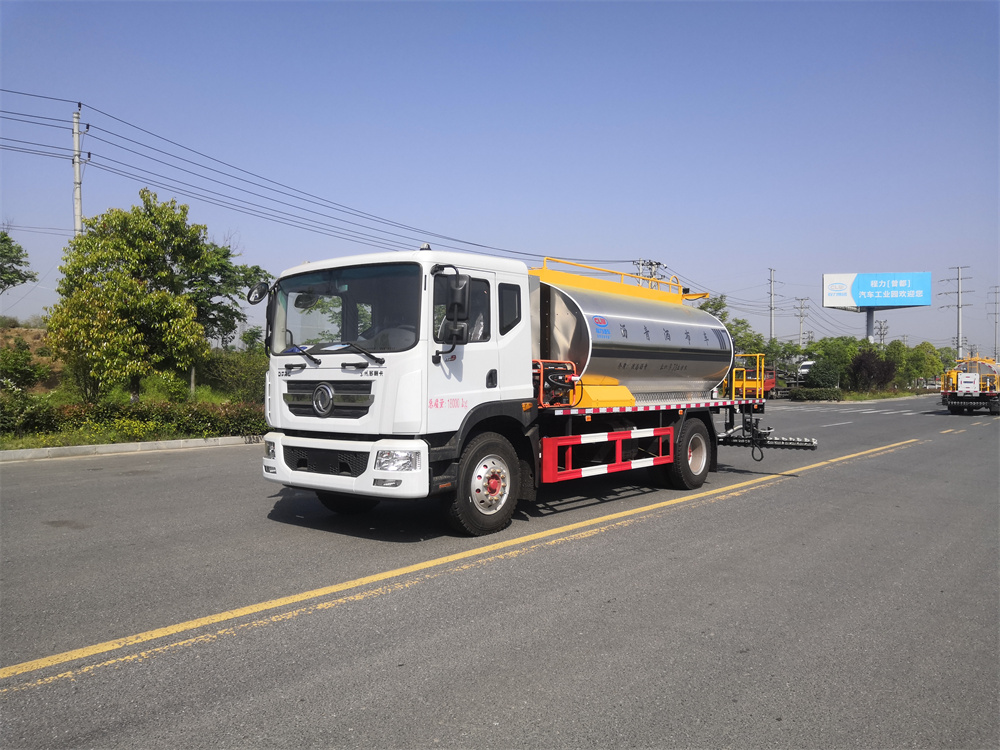 東風(fēng)多利卡D9智能型瀝青灑布車(chē)【11.5立方】