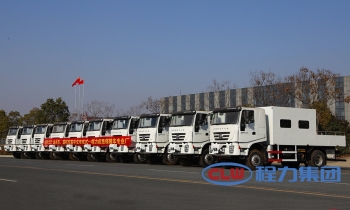 程力集團(tuán)運(yùn)兵車(chē)、器材車(chē)批量交付